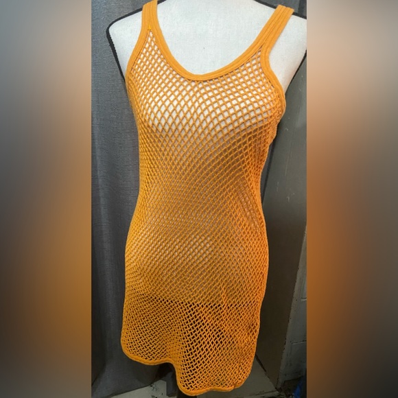 Little girl or preteen net cover up - Picture 2 of 8